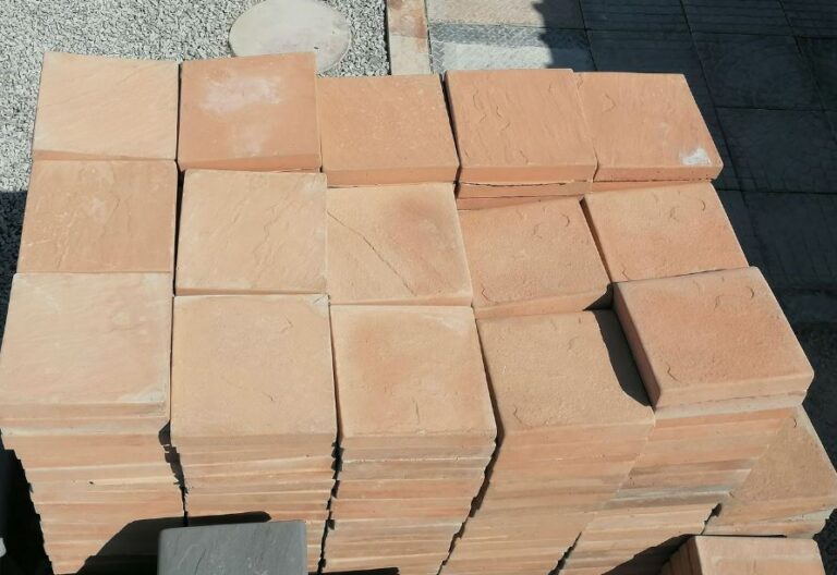 250 x 250 Biege Paving